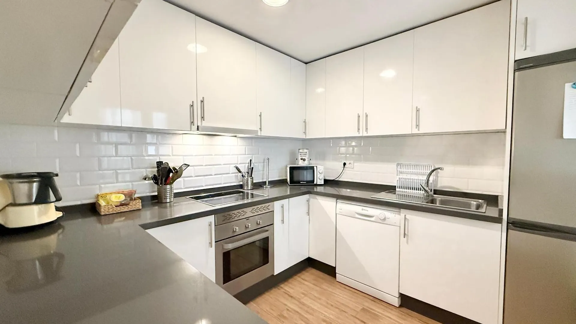 The City Center Marbella - Eaw Homes Apartment